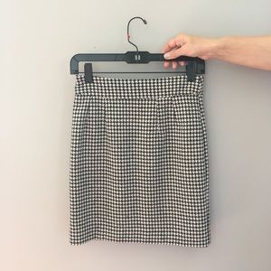 Banana Republic houndstooth pencil skirt